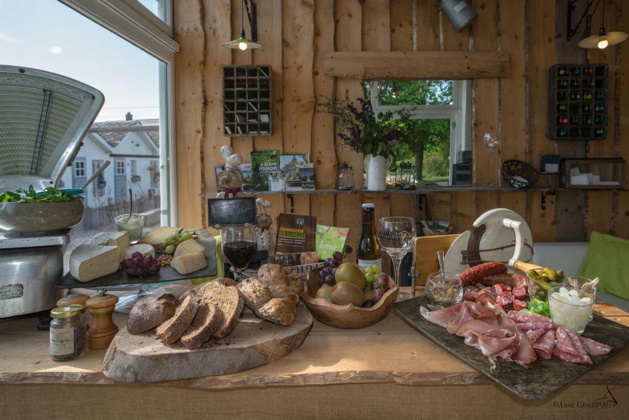 Les Du Vivier, D'hôtes Et - à 100m - Couette-café 3*